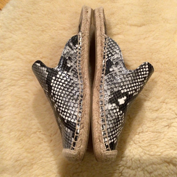 Tory Burch Max snake print espadrille mules - Picture 7 of 11